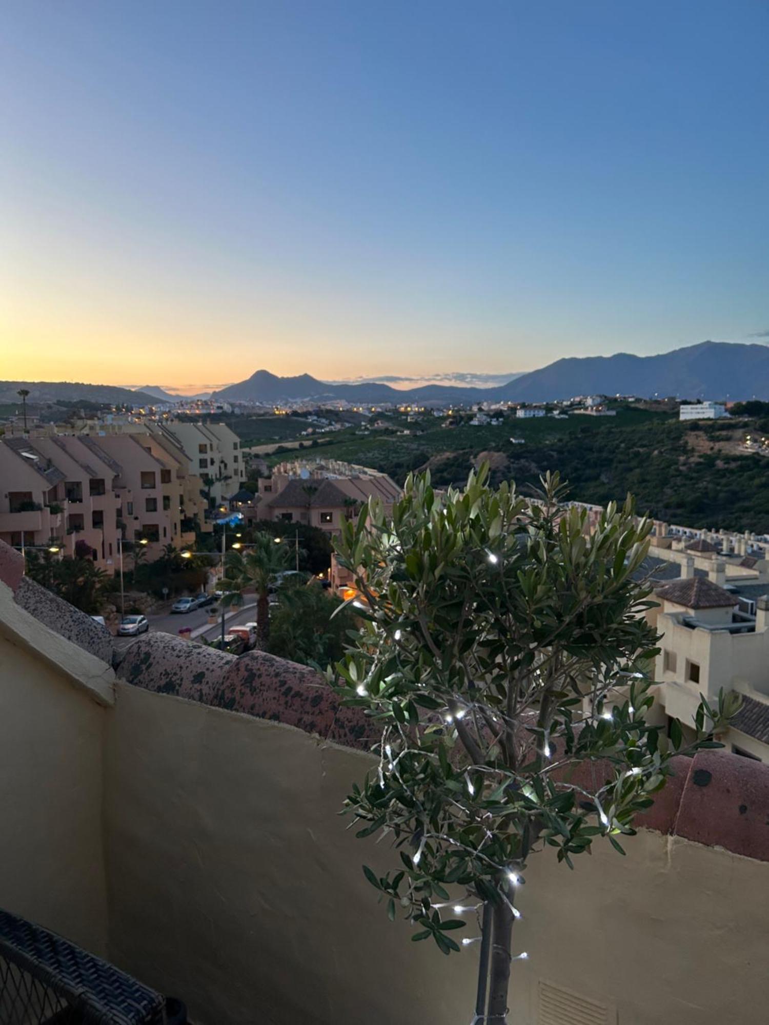 2 Bed Penthouse Apartment Manilva Exterior foto